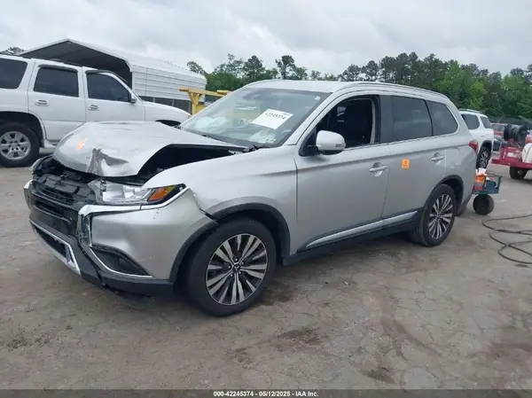 JA4AD3A39LZ034015 2020 MITSUBISHI OUTLANDER - Image 2