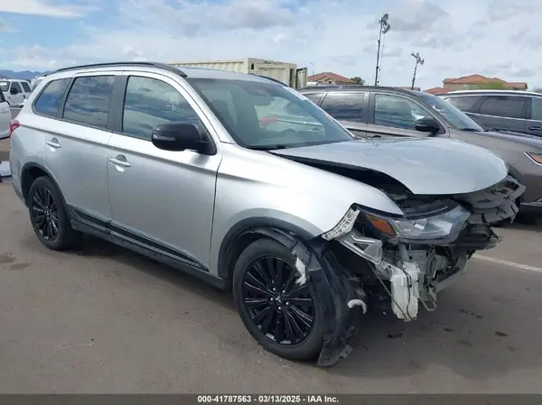 JA4AD3A39LZ035147 2020 MITSUBISHI OUTLANDER - Image 1