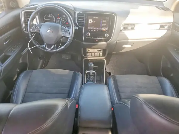 JA4AD3A39LZ043863 2020 MITSUBISHI OUTLANDER - Image 8