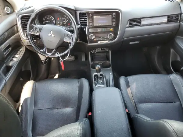 JA4AD3A3XGZ002390 2016 MITSUBISHI OUTLANDER - Image 8