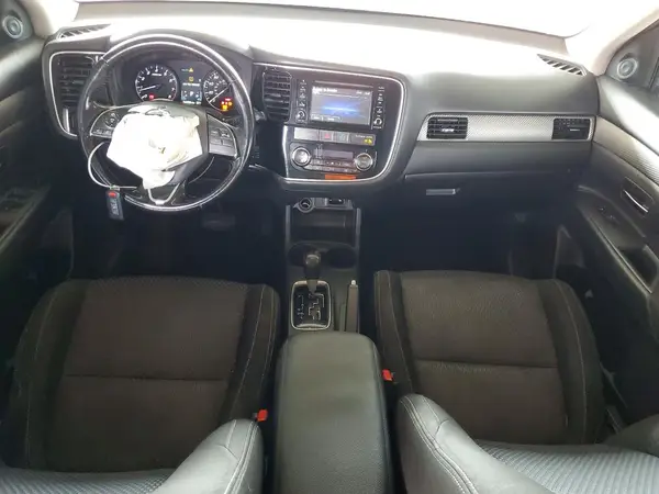 JA4AD3A3XGZ003880 2016 MITSUBISHI OUTLANDER - Image 8