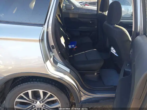 JA4AD3A3XGZ011817 2016 MITSUBISHI OUTLANDER - Image 8