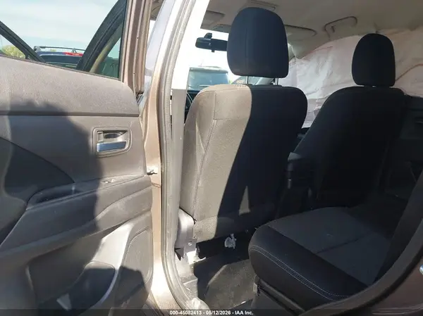 JA4AD3A3XGZ013888 2016 MITSUBISHI OUTLANDER - Image 8