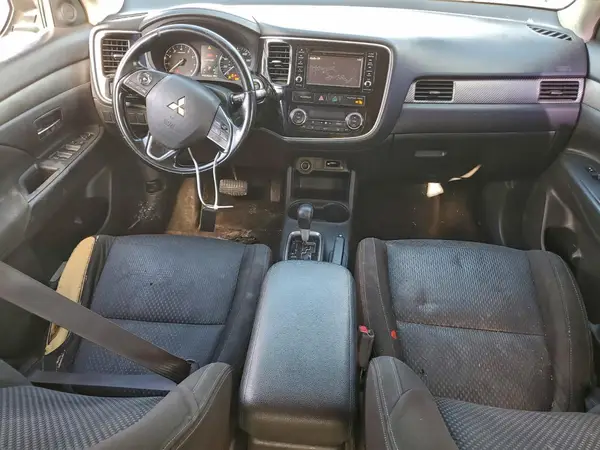 JA4AD3A3XGZ014295 2016 MITSUBISHI OUTLANDER - Image 8