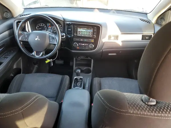 JA4AD3A3XGZ017035 2016 MITSUBISHI OUTLANDER - Image 8