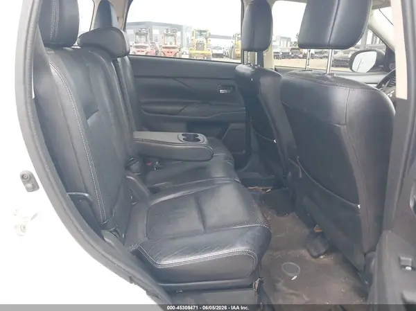 JA4AD3A3XGZ017620 2016 MITSUBISHI OUTLANDER - Image 8