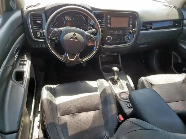 JA4AD3A3XGZ038385 2016 MITSUBISHI OUTLANDER - Image 8