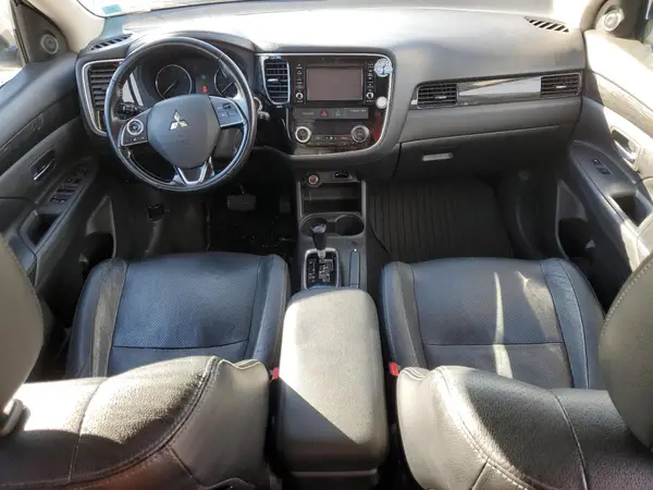JA4AD3A3XGZ055543 2016 MITSUBISHI OUTLANDER - Image 8