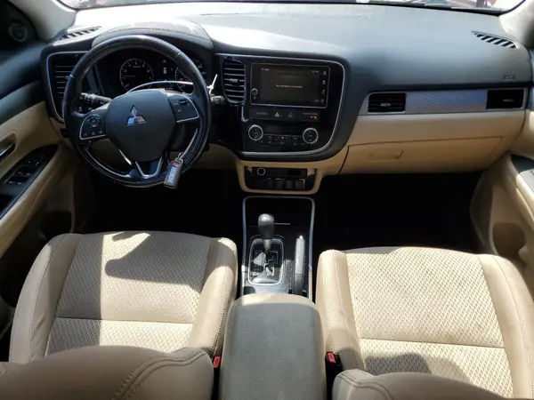 JA4AD3A3XHZ008420 2017 MITSUBISHI OUTLANDER - Image 8