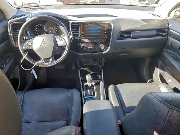 JA4AD3A3XHZ017067 2017 MITSUBISHI OUTLANDER - Image 8