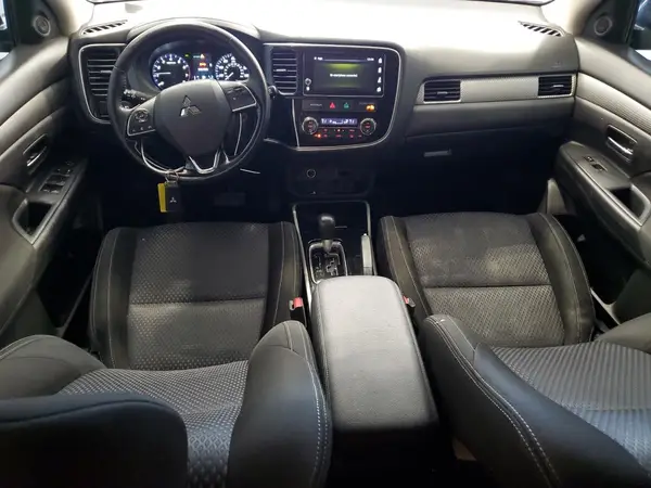 JA4AD3A3XHZ020549 2017 MITSUBISHI OUTLANDER - Image 8