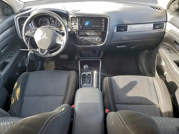 JA4AD3A3XHZ031499 2017 MITSUBISHI OUTLANDER - Image 8