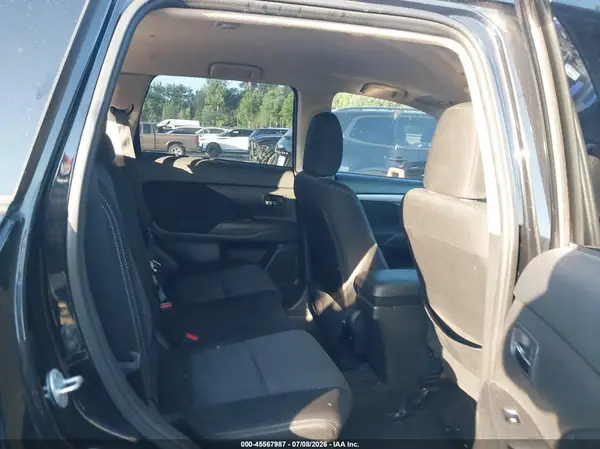 JA4AD3A3XHZ036508 2017 MITSUBISHI OUTLANDER - Image 8