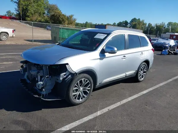 JA4AD3A3XHZ038565 2017 MITSUBISHI OUTLANDER - Image 2