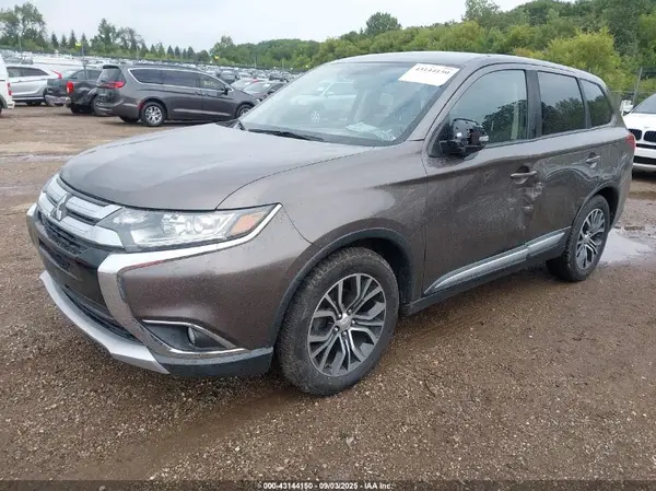 JA4AD3A3XHZ041224 2017 MITSUBISHI OUTLANDER - Image 2