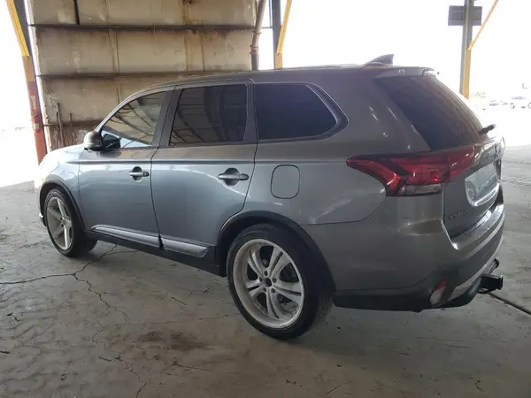 JA4AD3A3XHZ043071 2017 MITSUBISHI OUTLANDER - Image 2