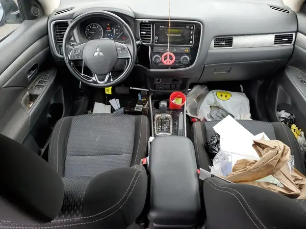 JA4AD3A3XHZ046696 2017 MITSUBISHI OUTLANDER - Image 8