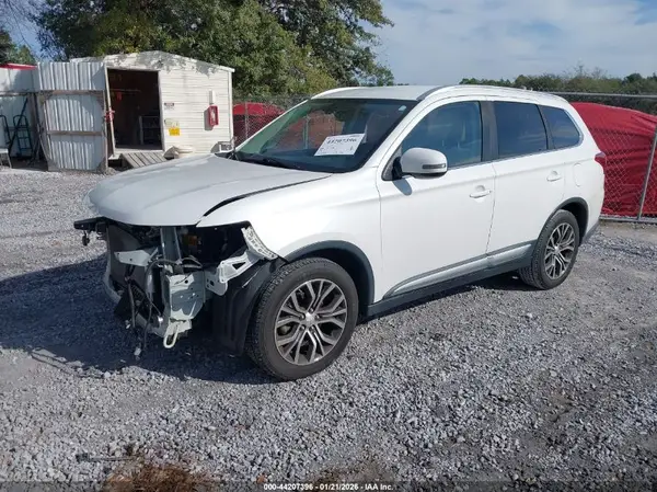 JA4AD3A3XHZ046889 2017 MITSUBISHI OUTLANDER - Image 2