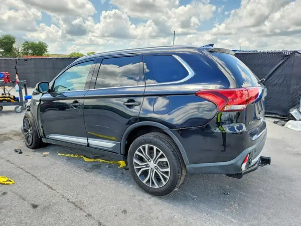 JA4AD3A3XHZ048965 2017 MITSUBISHI OUTLANDER - Image 2