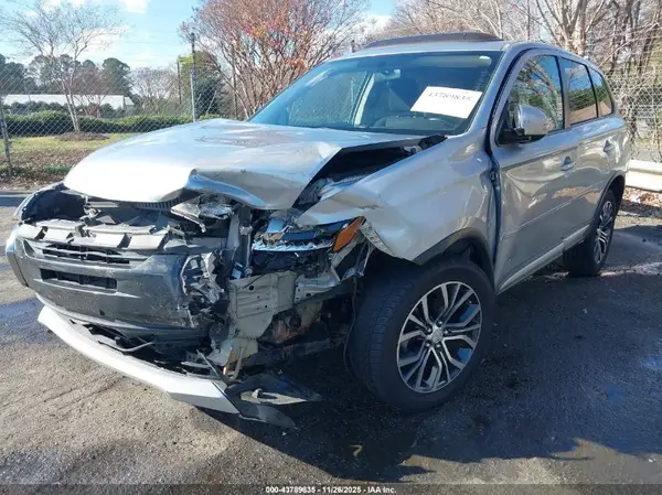 JA4AD3A3XHZ050201 2017 MITSUBISHI OUTLANDER - Image 2