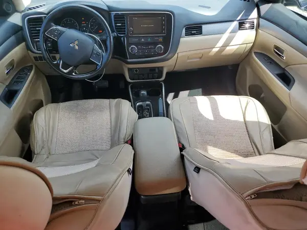 JA4AD3A3XHZ052269 2017 MITSUBISHI OUTLANDER - Image 8