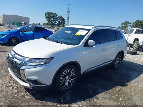 JA4AD3A3XHZ063630 2017 MITSUBISHI OUTLANDER - Image 2