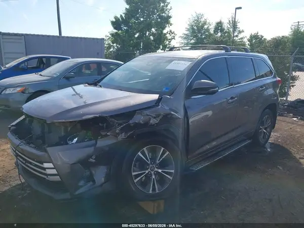 JA4AD3A3XHZ064986 2017 MITSUBISHI OUTLANDER - Image 2