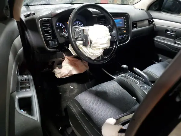 JA4AD3A3XJJ001391 2018 MITSUBISHI OUTLANDER - Image 8