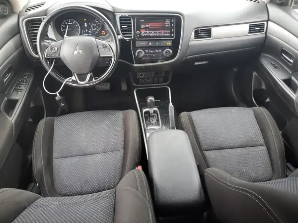 JA4AD3A3XJJ004100 2018 MITSUBISHI OUTLANDER - Image 8