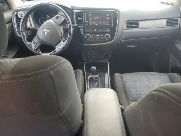 JA4AD3A3XJJ004954 2018 MITSUBISHI OUTLANDER - Image 8