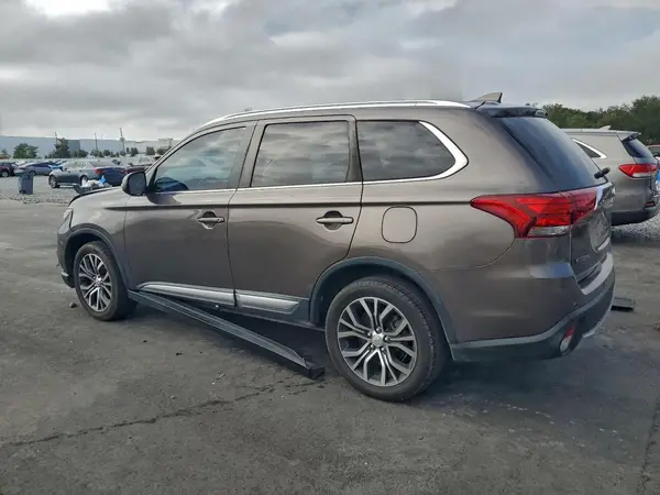 JA4AD3A3XJZ013817 2018 MITSUBISHI OUTLANDER - Image 2