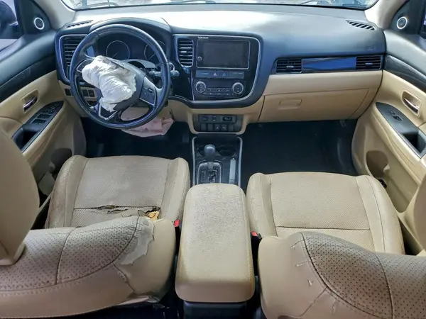 JA4AD3A3XJZ013817 2018 MITSUBISHI OUTLANDER - Image 8