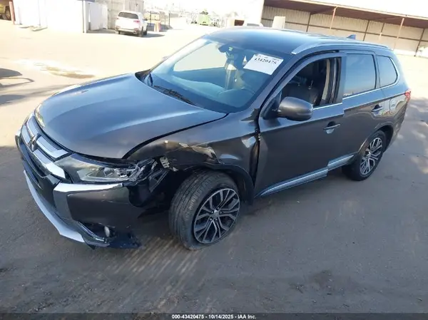 JA4AD3A3XJZ014787 2018 MITSUBISHI OUTLANDER - Image 2