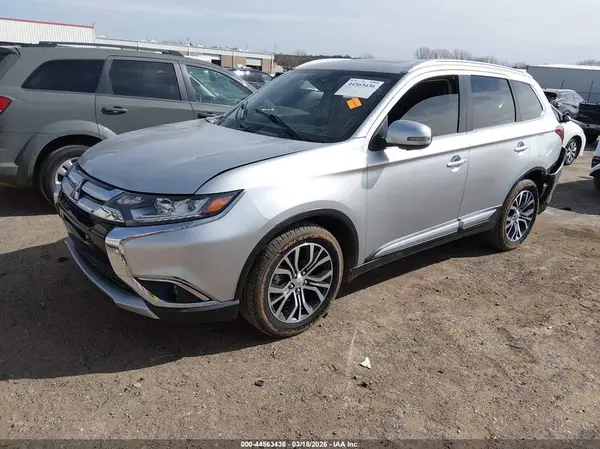 JA4AD3A3XJZ015826 2018 MITSUBISHI OUTLANDER - Image 2