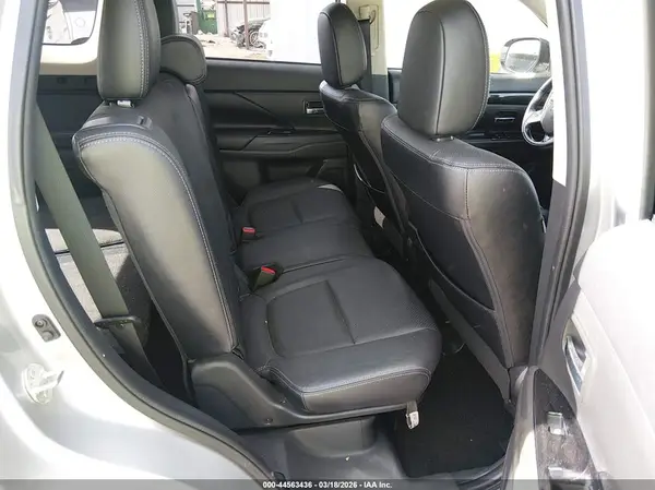 JA4AD3A3XJZ015826 2018 MITSUBISHI OUTLANDER - Image 8