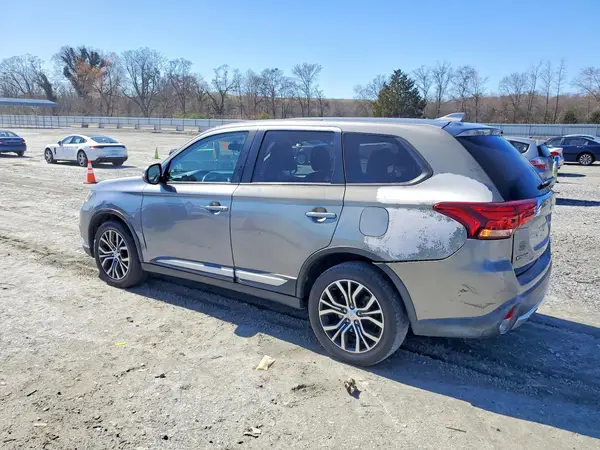 JA4AD3A3XJZ016300 2018 MITSUBISHI OUTLANDER - Image 2