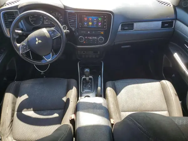 JA4AD3A3XJZ016300 2018 MITSUBISHI OUTLANDER - Image 8