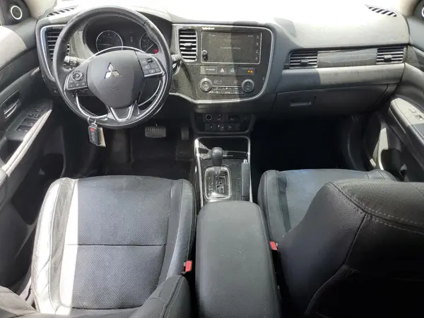 JA4AD3A3XJZ017897 2018 MITSUBISHI OUTLANDER - Image 8