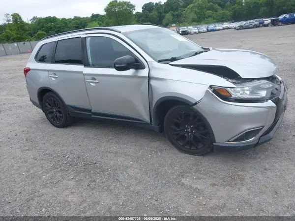 JA4AD3A3XJZ018337 2018 MITSUBISHI OUTLANDER - Image 1