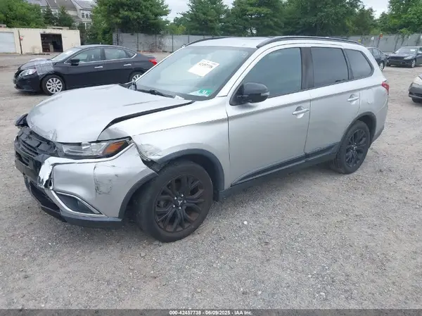 JA4AD3A3XJZ018337 2018 MITSUBISHI OUTLANDER - Image 2