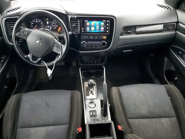 JA4AD3A3XJZ019925 2018 MITSUBISHI OUTLANDER - Image 8