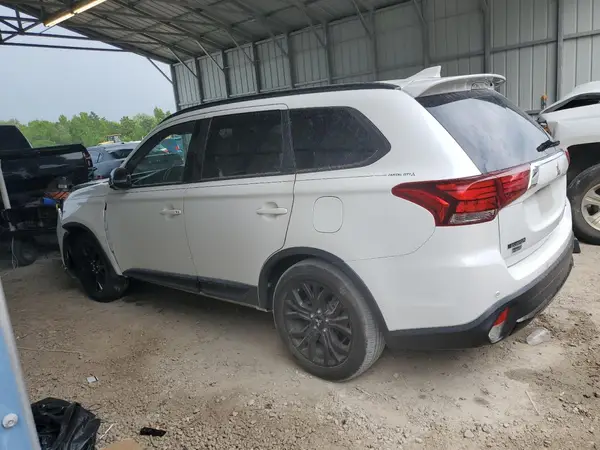 JA4AD3A3XJZ020265 2018 MITSUBISHI OUTLANDER - Image 2