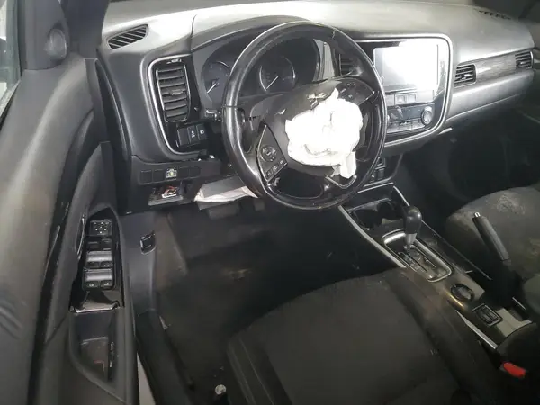 JA4AD3A3XJZ020265 2018 MITSUBISHI OUTLANDER - Image 8