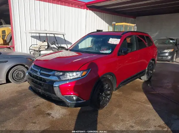 JA4AD3A3XJZ021898 2018 MITSUBISHI OUTLANDER - Image 2