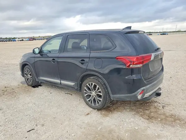 JA4AD3A3XJZ023828 2018 MITSUBISHI OUTLANDER - Image 2