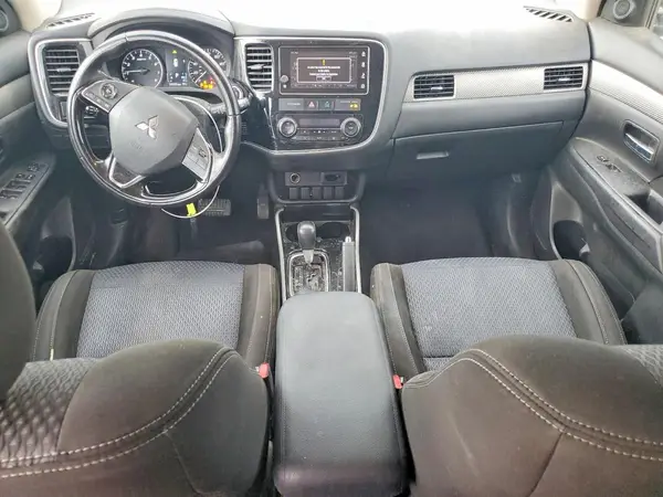JA4AD3A3XJZ023828 2018 MITSUBISHI OUTLANDER - Image 8