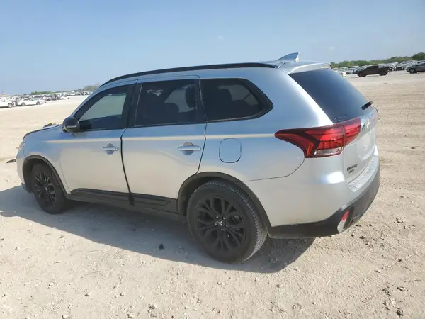 JA4AD3A3XJZ031508 2018 MITSUBISHI OUTLANDER - Image 2