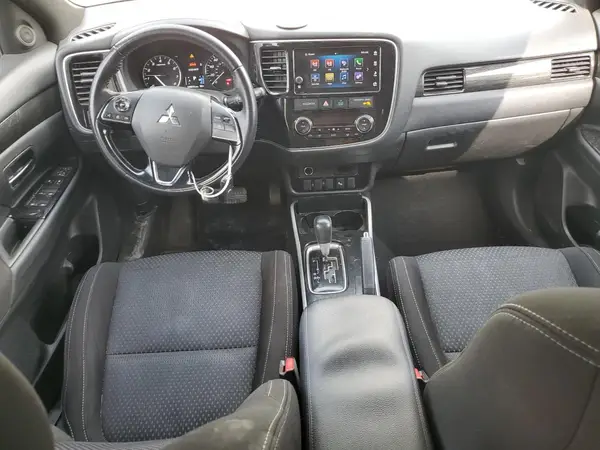 JA4AD3A3XJZ031508 2018 MITSUBISHI OUTLANDER - Image 8