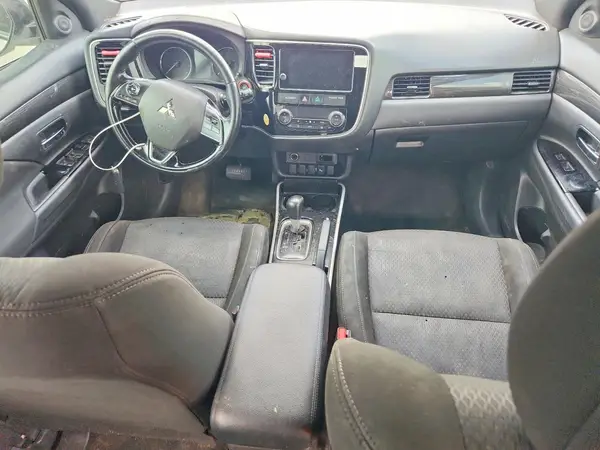 JA4AD3A3XJZ033274 2018 MITSUBISHI OUTLANDER - Image 8