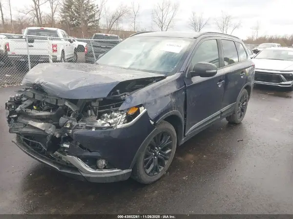 JA4AD3A3XJZ044761 2018 MITSUBISHI OUTLANDER - Image 2